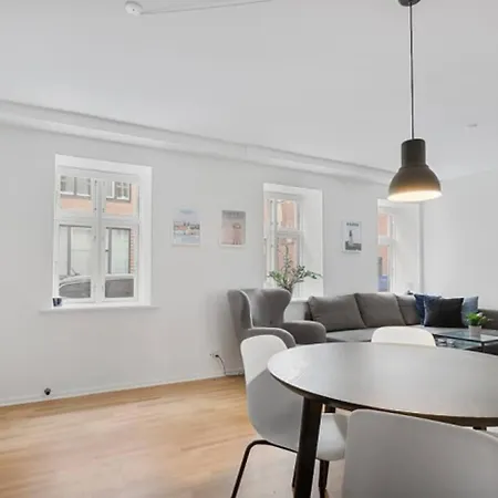 Apartment Near Pedestrian Street In