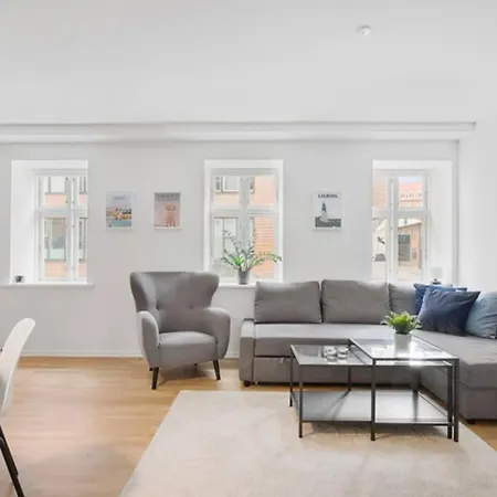 Apartment Near Pedestrian Street In