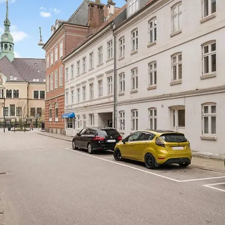 Lägenhet Near Pedestrian Street In