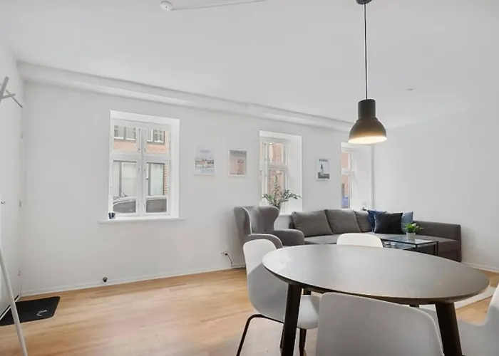 Apartment Near Pedestrian Street In